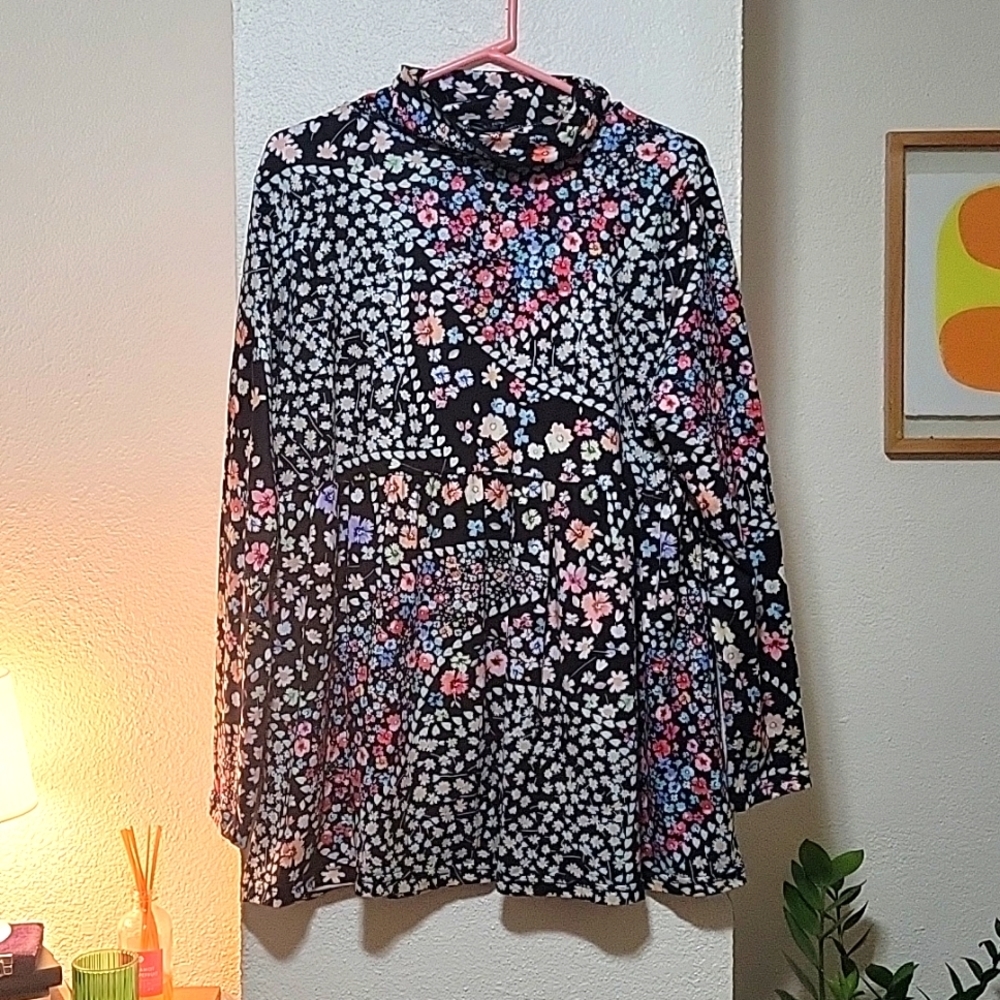 Soft Floral Turtle Neck Tunic - XL